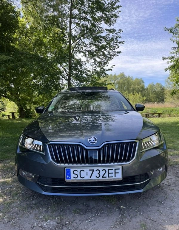 Skoda Superb cena 72900 przebieg: 177000, rok produkcji 2017 z Częstochowa małe 562